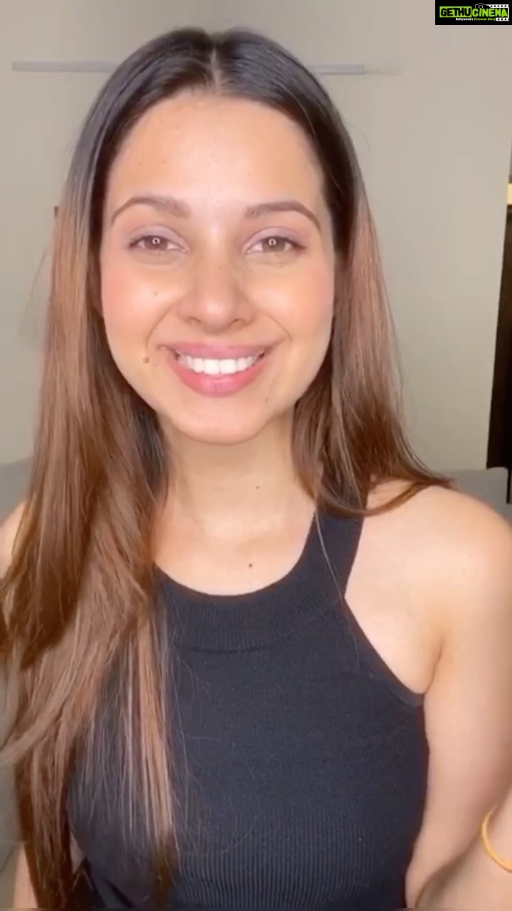 Alice Kaushik Instagram - @reneeofficial Black is the new pink! Bring out the natural tone of your lips by using Madness pH lipstick by RENÉE. Use code ALICE10 get 10% off on www.reneecosmetics.in Also available on Myntra, Nykaa, Amazon, Flipkart, and more #ReneeCosmetics #Madness #Black #Pink #Phstick #Lipstick #Beauty #BlackIsTheNewPink #Face #Makeup