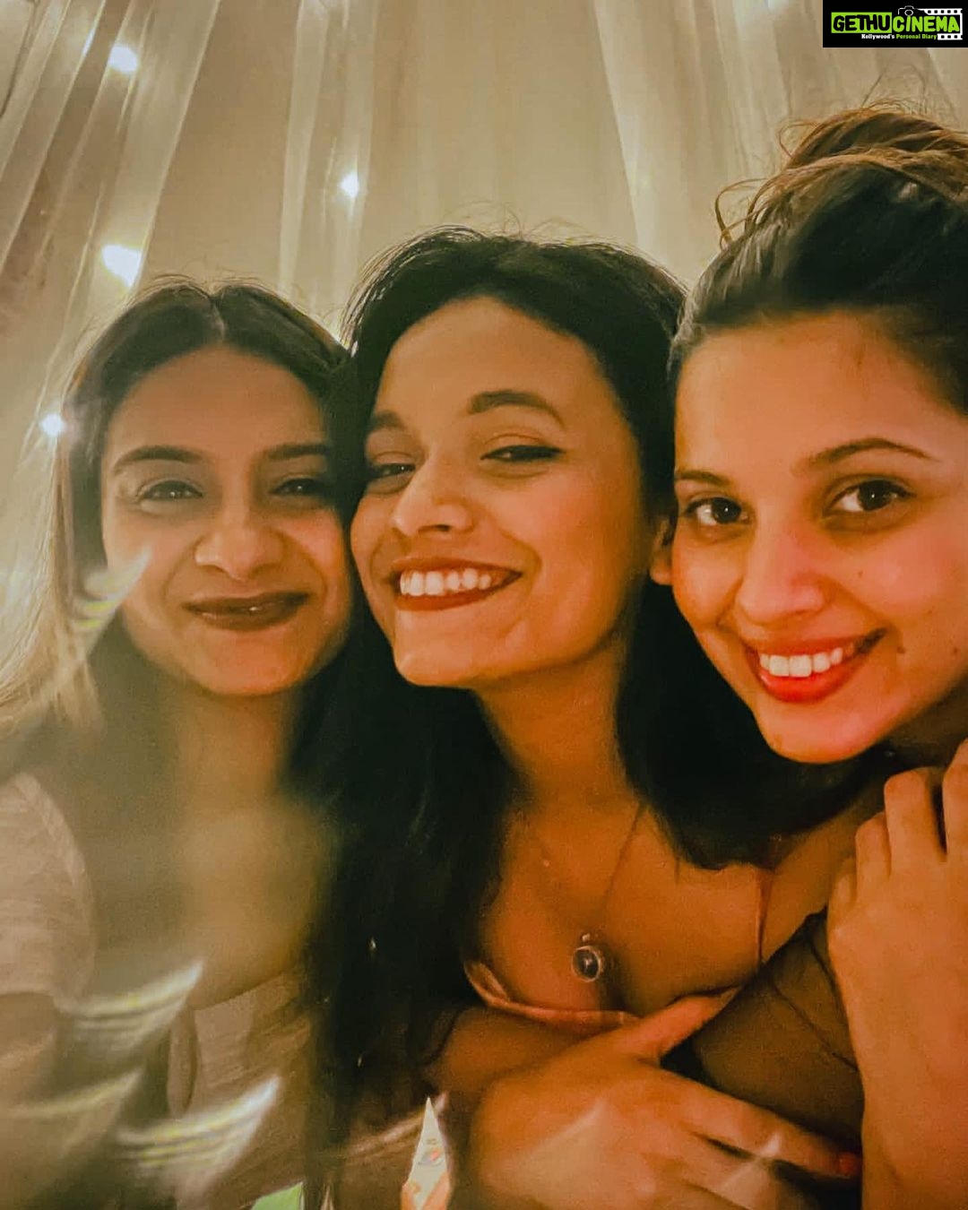 Alice Kaushik Instagram - My baby girl, My Pillar of strength, My sister, My first love, My romance, My cheerleader, I’ve seen you turn from a little baby into this beautiful, smart, wise , funny, patient , kind , strong and graceful woman over the years and I couldn’t be more proud. I wish you nothing but a hell lot of love and success in your life. My constant. I will not miss a single chance to tell the world just how amazingly talented you are. A woman of many crafts. Being with you is so exciting. You actually always are only one call away. 10 years of you dropping everything and tending to me when I’m in need. You’re a gift from God. Even he knew that he couldn’t send me to this world without sending you. We aren’t yin and yang or black and white. We are yin and yin and white and white. Just with a little different tints. I’ve said this before and I will say it a gazillion times more, I wouldn’t be where I am if it wasn’t to you ( all aspects covered ) You’re an amazing amazing woman who could have literally been born anywhere in this world and been in anybody’s life. BUT, you’re here in my life and I get to call you Mine. MY BABY, MY BEST FRIEND. I love you, always forever. TU HAI TOH MAIN HOON. Koi Samjhe na dooosra , tu hi samjhe meri zubaaaaan 🎶 💖 #lovedyouforathousandyearsillloveyouforathousandmore #LateBirthdayPost #ButEarlyLove #MeriPyaaari #MySiddduSinceOverADecade #MyGirl ❤️❤️❤️❤️❤️❤️