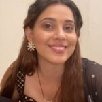 Alice Kaushik Instagram - We've come from the soil and we shall return to it. But before that, we must learn to take care of it. Protect it. And preserve it. ❤️ Here's to a wonderful endeavor that deserves to be close to all our hearts. For us. And for those who'll walk this planet after us. Let's leave it a better place for them than we found it to be, shall we? #consiousplanet #sadguru🙏