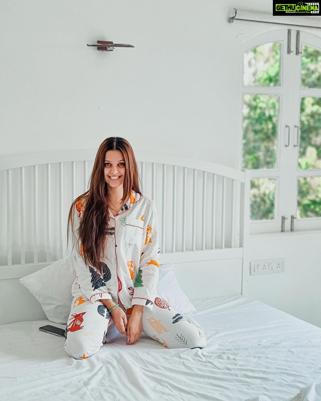 Alice Kaushik Instagram - Throwback to lazy birthday morning 💓