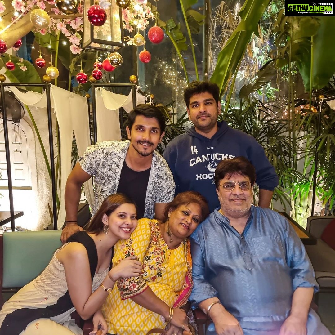 Alice Kaushik Instagram - Cutieโs birthday ๐ How Pyaari does she look ๐ฐ๐ #LaFamilia #ThisWomanIsLove ๐ธ