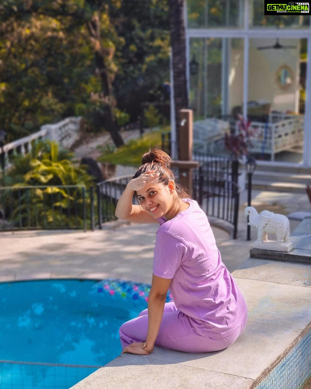 Alice Kaushik Instagram - I got a pocket, got a pocketful of sunshine I got a love and I know that it's all mine Oh oh oh πΆπ Location: @sadh_villa Outfit: @rarethread_