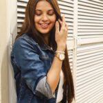 Alice Kaushik Instagram - Wearing my heart on my sleeve along with my time on my wrist, this festivities and always. ✨ Paired my #OOTD with my favourite watch from @danielwellington today. Love how it effortlessly amps-up the look. Shop now with upto 15% off and an additional 15 % off with my code DWALICE. Happy Shopping #DWali #DanielWellington #ad Shot by : @shotbysushobh