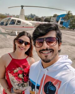 Alice Kaushik Instagram - Zara zara udne ko karne laga dil mera! ❤️

How are you celebrating #Valentines today? I'm stuck with this one as usual. 🙈🤣❤️
#Co-actorBaneCo-pilot 
 With : @sbsabpnews 
@girlwithrucksack 🌸