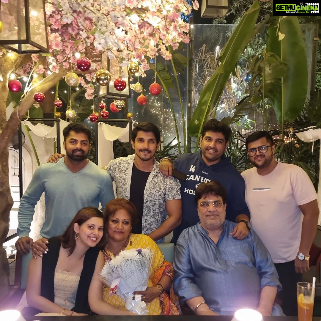 Alice Kaushik Instagram - Cutieโs birthday ๐ How Pyaari does she look ๐ฐ๐ #LaFamilia #ThisWomanIsLove ๐ธ