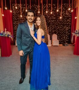Alice Kaushik Instagram - If you can’t see eye to eye, try heart to heart 💓 
@kanwardhillon_ 💯