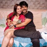 Alice Kaushik Instagram - Mera aasmaan bhi chhota pad gaya Mujhe jabse hai baahon mein teri panah mili 🎶❣️🧿 @kanwardhillon_ 🌍💘 📸: @divyakmahajan 💓 #throwbacktonotsolongago #MyHuman