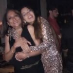 Alice Kaushik Instagram - The song says it all…❤️ #loveyouverymuch #oneofthefewbondsformed Mannrangi