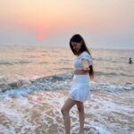 Alice Kaushik Instagram - I wonder if the sunset knows how beautiful it is 💞 -Borrowed Words.