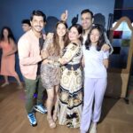 Alice Kaushik Instagram - It was a happy happy birthday. What a night. Nothing but love in the air. I love each and every person who made it possible. Thank you. You are all rockstars. ❤️❤️❤️❤️❤️❤️❤️ Location : @mannrangi couldn’t have found a better vibe for my birthday. You guys were lovely ❤️💖