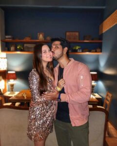 Alice Kaushik Instagram - What a Mad Mad night!! @alicekaushikofficial ka happy birthday..Isn't she looking gorgeous?😍😘♾️💞

Location: @mannrangi 📍

#happybirthday #kdice #alicekaushik #kanwardhillon #alicekabirthday #photooftheday #love #ootd #fashion #lookoftheday #picture #happiness #instapic #instagram