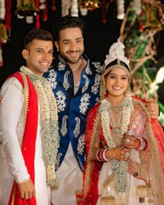 Aly Goni Instagram - I m soo soo happy for both of you ❤️🧿.. @krishna_mukherjee786 finally tere sab sapne poore hue🫶🏻 And see I use to tell u always u will get the best partner and mil gaya😍 You both are made for each other mashallah.. Meri dua hai dono hamesha khush raho aur abaad raho 🙏🏼 Ameen ❤️❤️ Have a beautiful life ahead ✨

📸- @studiophotopalace