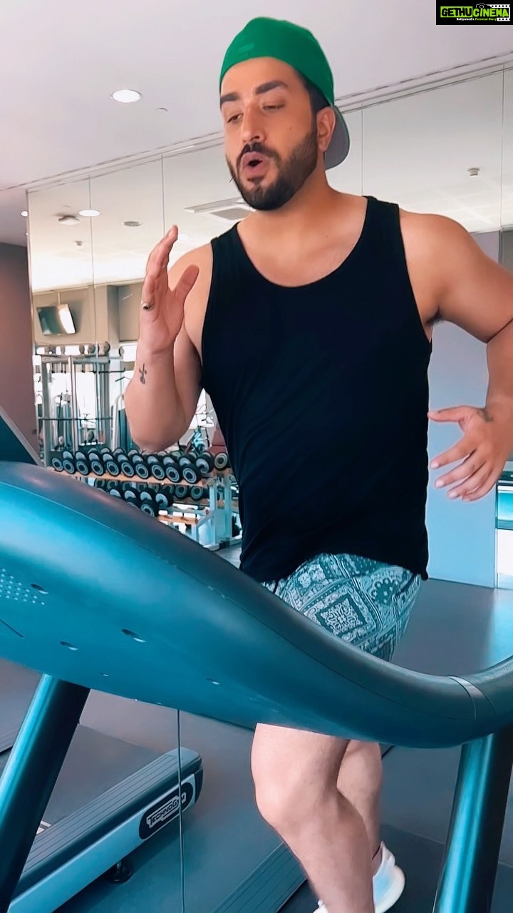 Aly Goni Instagram - My version of #Shamshera in my version of style #Shamshera #RanbirKapoor #ShamsheraSong #Shamshera22ndJuly #Trending #Mass #trendingreels #reeloftheday #reelkarofeelkaro #bollywood #gym #action #yrf #fashion @yrf