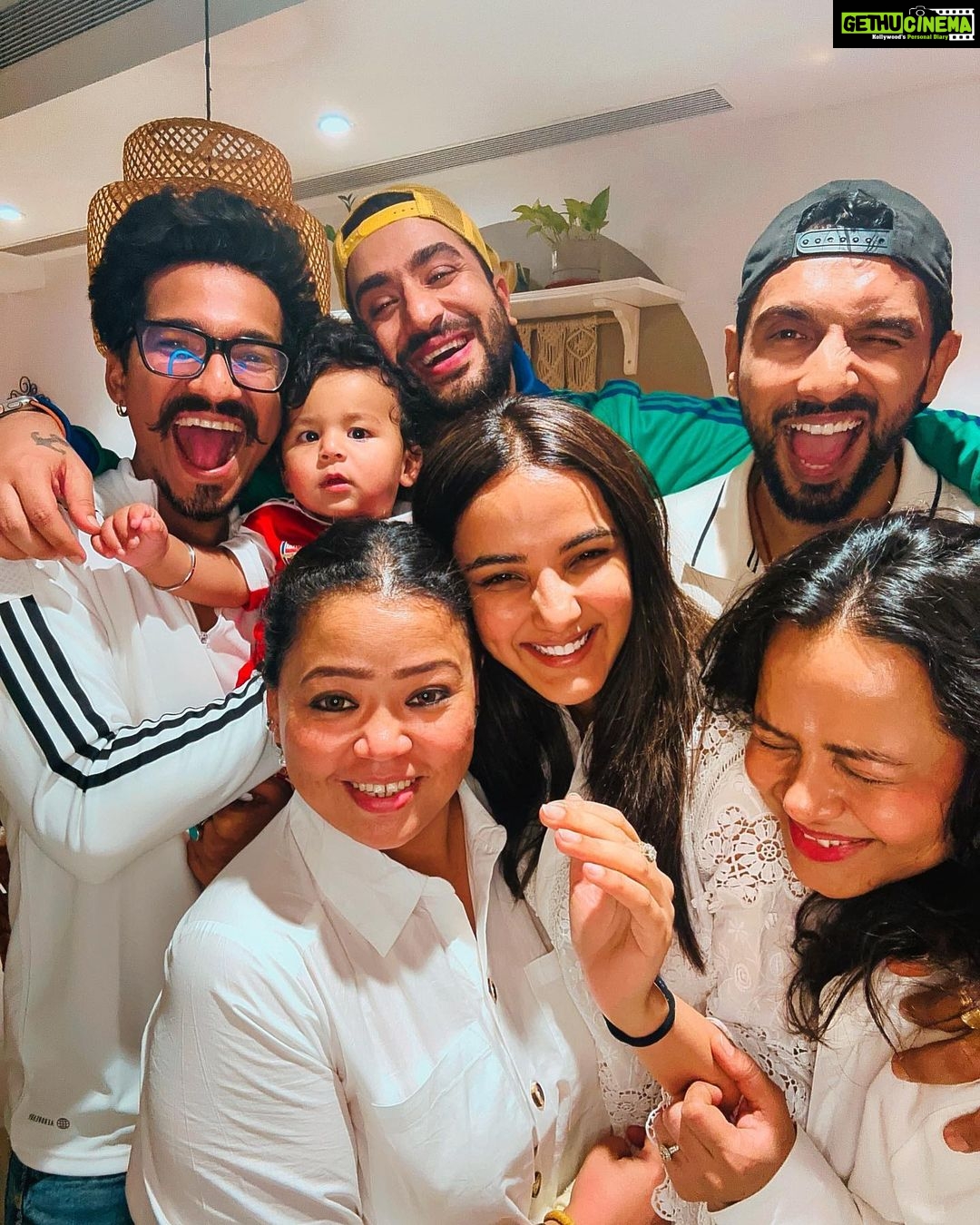 Aly Goni Instagram - New member in the gang 😛 golaaaa 😍 #TheRealOnes #HappyHoli