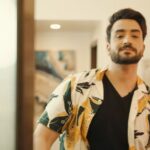 Aly Goni Instagram - Big hello to my Instagram family! I’m so excited to share snippets of my new home with all of you. Each one of you have been such an important part of my journey so far, it makes me feel really grateful. Have a peek into my home and my favourite cozy corners in it! I got it all from HomeTown (@hometownindia) I definitely made space for new with their amazing range of stylish Home and Furniture products, you too can #MakeSpaceForNew