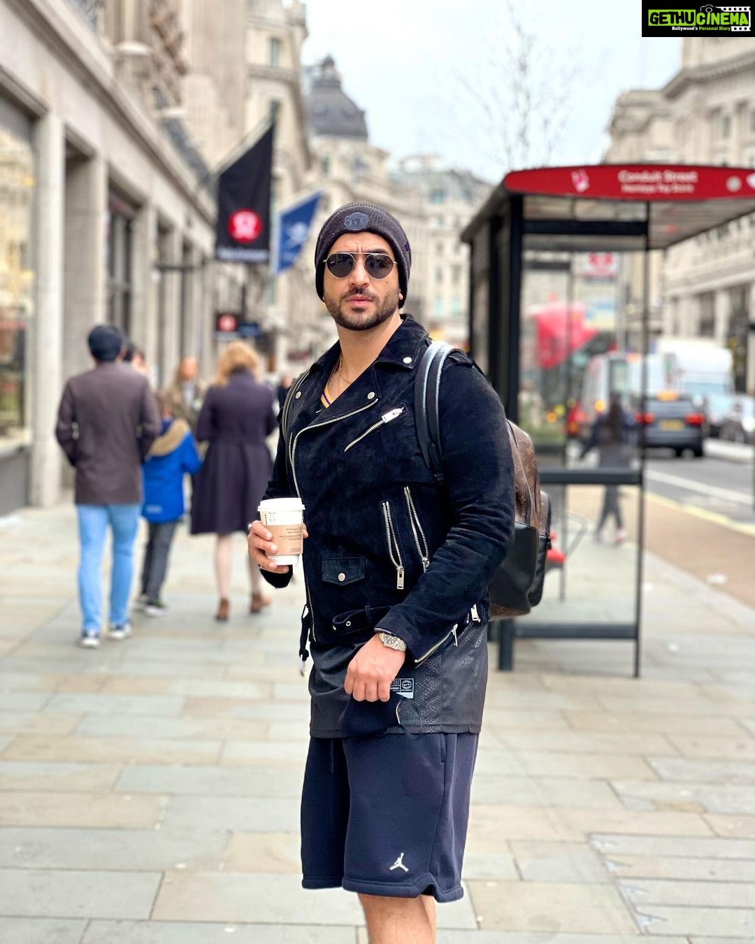 Aly Goni Instagram - Hello London 👋🏼 finally ! 😂❤️ Soho, London UK