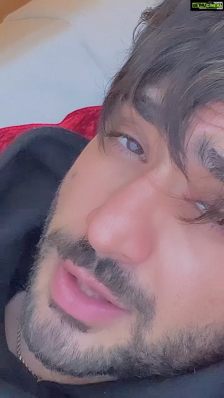Aly Goni Instagram - Roop dono jahan ka ab tujhme simat ke aaya ❤️ I just want to make reels on all @vishalmishraofficial reels 😂😍 because he is the best best