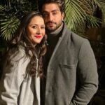 Aly Goni Instagram - Happy new year to y’all ❤️✨ Allah aap sab ko yeh naye saal bohot saari khushiya de Ameen 🤍#aboutlastnight #family