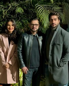 Aly Goni Instagram - Happy new year to y’all ❤️✨ Allah aap sab ko yeh naye saal bohot saari khushiya de Ameen 🤍#aboutlastnight #family