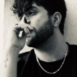 Aly Goni Instagram - “Narazgi mujhse kuch aise bhi jatati hai woh , Khafa jis roz ho Kajal nahi lagati hai Woh” ….