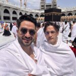 Aly Goni Instagram - Allhamdulillah 🤲🏻❤️ #Umrahwithakt Masjid Al Haram Makkah - مسجد الحرام مكه المكرمه