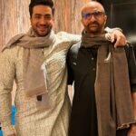 Aly Goni Instagram - Happy birthday baba ❤️ can’t believe u r 65 today 😍 I mean look at youuu 😍 Thank you sooo much for everything thank you so much for letting me do what I always wanted..Thank u for being my first best friend… meri poori zindagi aapke naam hai baba what ever I m today because of u ❤️ I love u baba😍😘