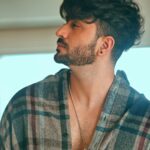 Aly Goni Instagram - “Manzilon ki kya khabar, Jinhe raaston se ishq ho” 🎭 ✨ 📷 @bbhupi25