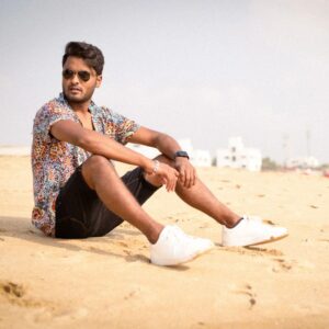 Amir Instagram - Get comfortable with being alone that will empower you

Styled by @indu_ig 

Photography @pallaviperiasami 

Assisted by @abishek_karthick_k

Outfit @walking_street__