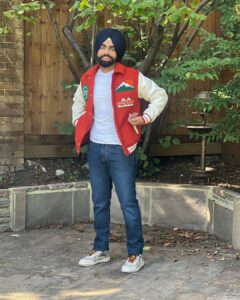 Ammy Virk Instagram - Beauty begins the moment
you decide to be yourself ❤️