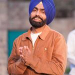 Ammy Virk Instagram - Annhi dea mazaak ae ❤️ First song KUNNDHI MUCCH Will be out day after tomorrow ❤️ Movie releasing on 21st april ❤️ DASTAR @beant_mavi ji wallon sajaayi gyi ae ❤️