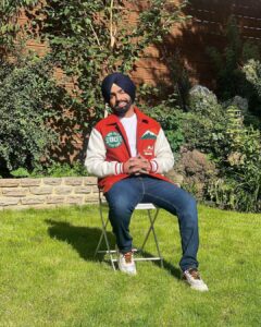 Ammy Virk Instagram - Beauty begins the moment
you decide to be yourself ❤️