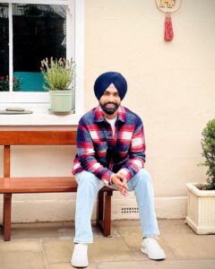 Ammy Virk Instagram - "We're all a little weird. And life is a little weird. And when we find someone whose weirdness is compatible with ours, we join up with them and fall into mutually satisfying weirdness and call it love -true love."
