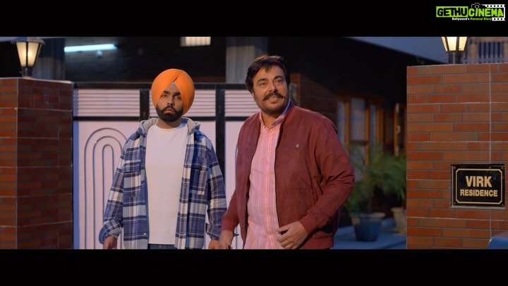 Ammy Virk Instagram - Sajjno OYE MAKHNA trailer is out now ❤️ Comment krke dasseyo kive da laggeya, film da promise main krda tuhade naaal v tuc entertain hovonge, GUGGU GILL bhaji da bhaut eee pyaara role aaa es film , u guyz gona love it…. Film is releasing on 4th nov ❤️ WAHEGURU MEHAR KARAN ❤️