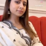 Ammy Virk Instagram - Ayee ❤️ @sargunmehta 🤗🙏🏻🌺 Moh maaya ❤️