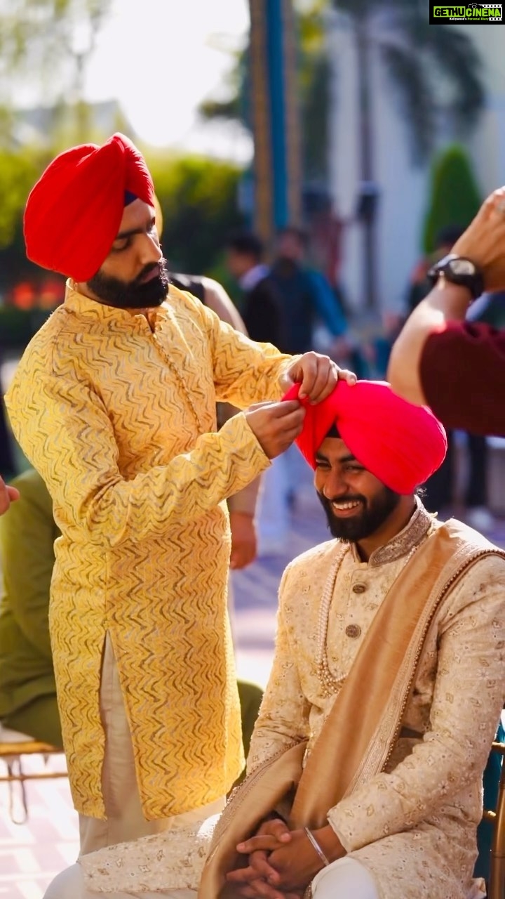 Ammy Virk Instagram - Kunndhi mucch trending sajjno ❤️ Film ANNHI DEYA MAZAAK AE releasing on 21st april ❤️… WAHEGURU MEHAR KARAN ❤️🙏🏻🤗