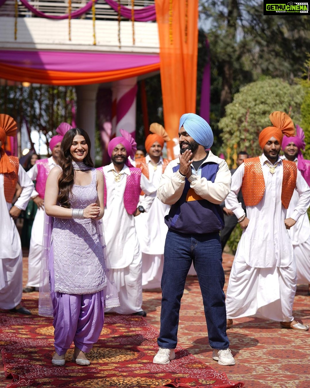 Ammy Virk Instagram - Kunndhi mucch ❤️ releasing tomorrow ❤️
