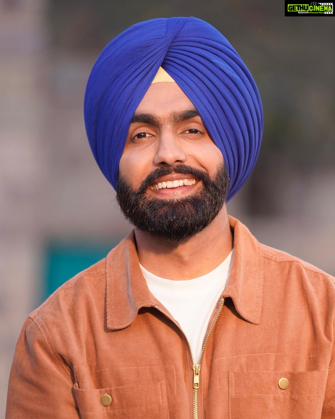 Ammy Virk Instagram - Annhi dea mazaak ae ❤️ First song KUNNDHI MUCCH Will be out day after tomorrow ❤️ Movie releasing on 21st april ❤️ DASTAR @beant_mavi ji wallon sajaayi gyi ae ❤️