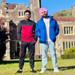 Ammy Virk Instagram - Annhi dea mazaak ae…❤️… Trailer will be out on 6th april at 6pm… jni k parson shama nu ❤️….. We love u sajjno ❤️.. @rakeshdhawan_