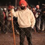 Ammy Virk Instagram - Thank you guyz for your immense love for LAYERS ❤️… next kehre gaane da video kariye?