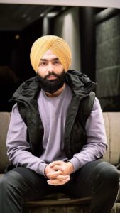 Ammy Virk Instagram - Layers ❤️ (Full Album) will out soon at 1:59pm on 3rd feb, youtube link is in bio.. so plz do subscribe for more information guyz. I love u so much… have fun… #peace 
Waheguru ji bless everyone ❤️