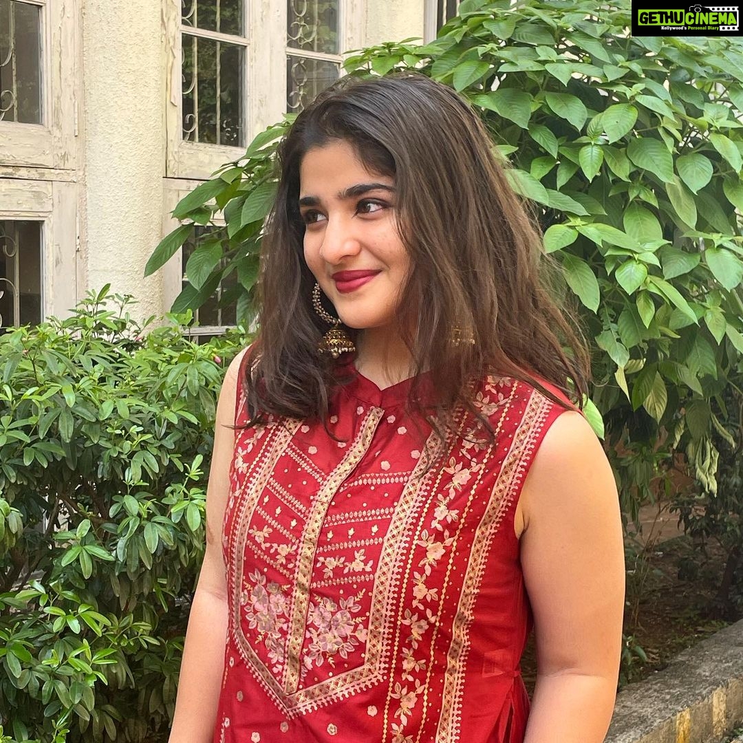 Ananya Agarwal Instagram - limited edition 💫