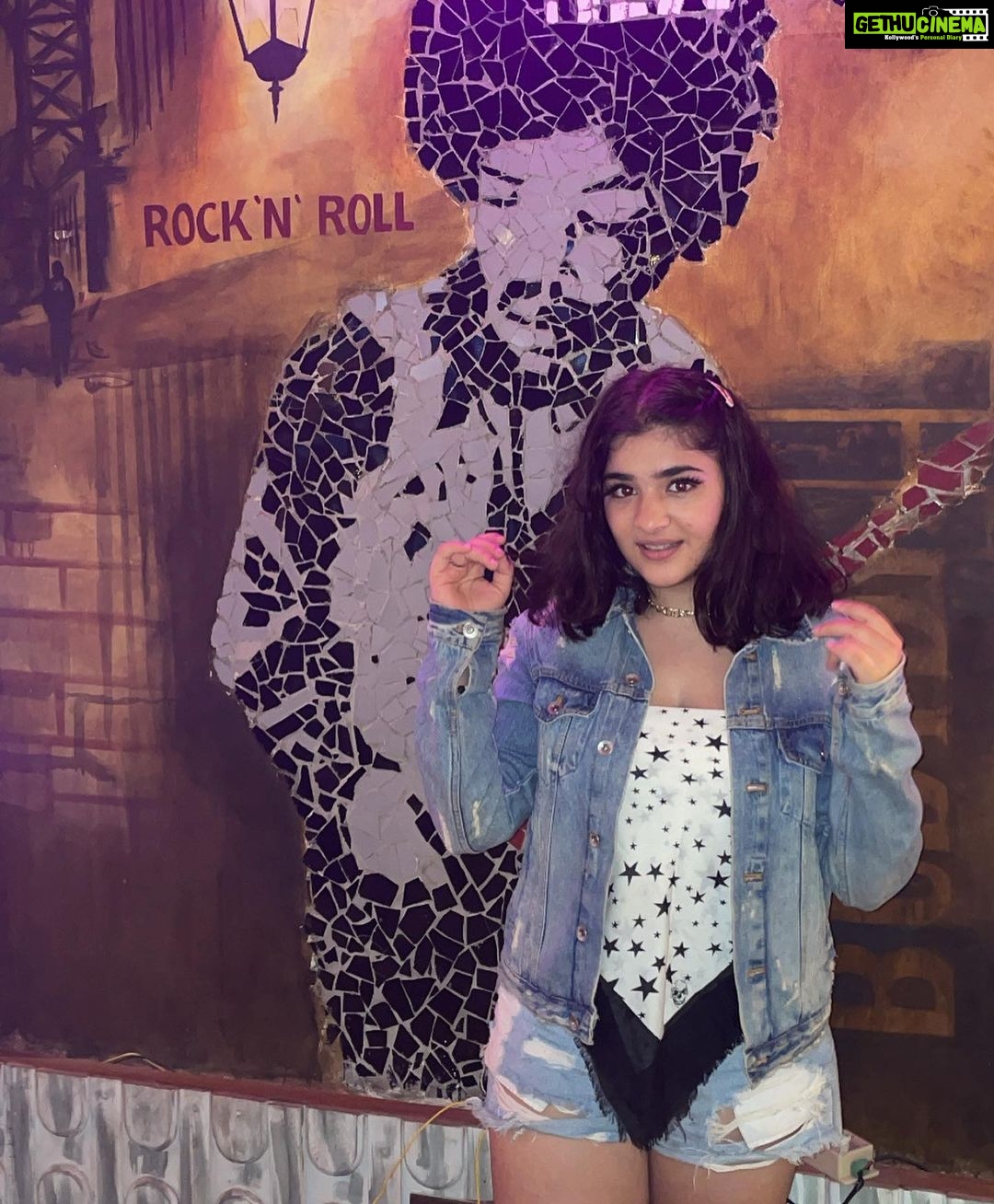 Ananya Agarwal Instagram - ✨awkwardly perfect✨