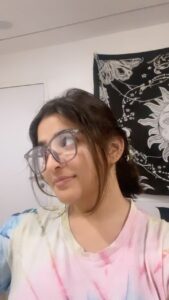 Ananya Agarwal Instagram - a tiny grwm kinda reel for the first day of navratri!!! 🥳