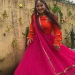 Ananya Agarwal Instagram - 💕find happiness in little things... 💕 . i can NEVER stop obsessing over flowy lehengas!!! also.... my head is spinning now🤯🥲