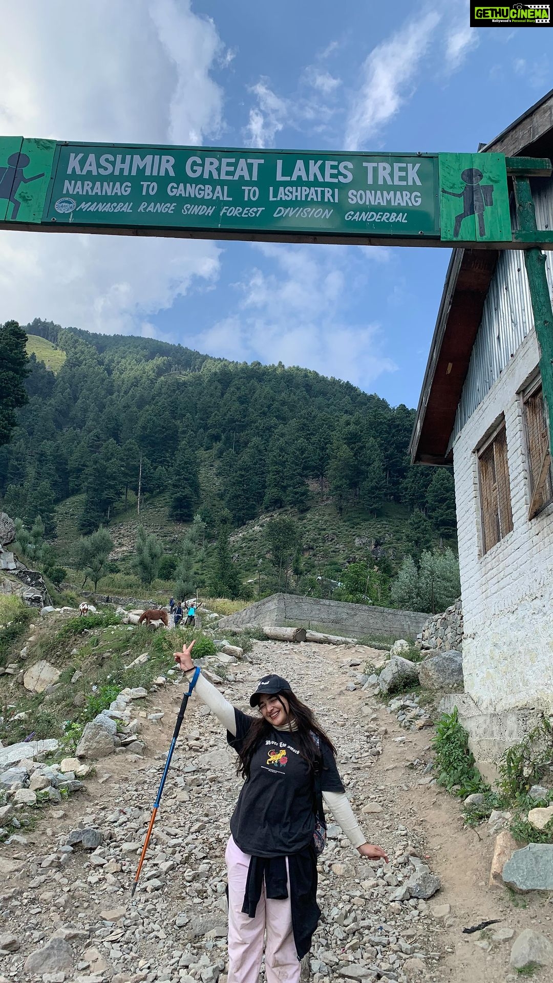 Ananya Agarwal Instagram - Earlier this month, i took a 10 day solo trip to kashmir where i completed the Kashmir Great Lakes trek!.. Its a 7 day trek around the alpine lakes of kashmir with the total distance of approximately 75 kilometres! The shortest day was 10 kms and the longest was 16kms! The highest altitude was 14260 ft. (and it was freezing cold🥶 ) Its a moderate to difficult trek (more on the difficult side) and not veryy beginner friendly! BUT IT IS DEFINITELY WORTH IT . . . . #hikingthelakes #kashmiriyat #travelphotography #himalayas #likeforlikes #captivatingkashmir #travelphotography #beauty #leh #explorer #beingkashmiri #incredibleindia #trending #indianarmy #srinagardiaries #wanderlust #travel #kgl #kashmir #campingvibes @tripotocommunity #urbantrekkers @jktourismofficial @indiangirlswander @indiangirlstrek #kashmirtourism #landscapephotography