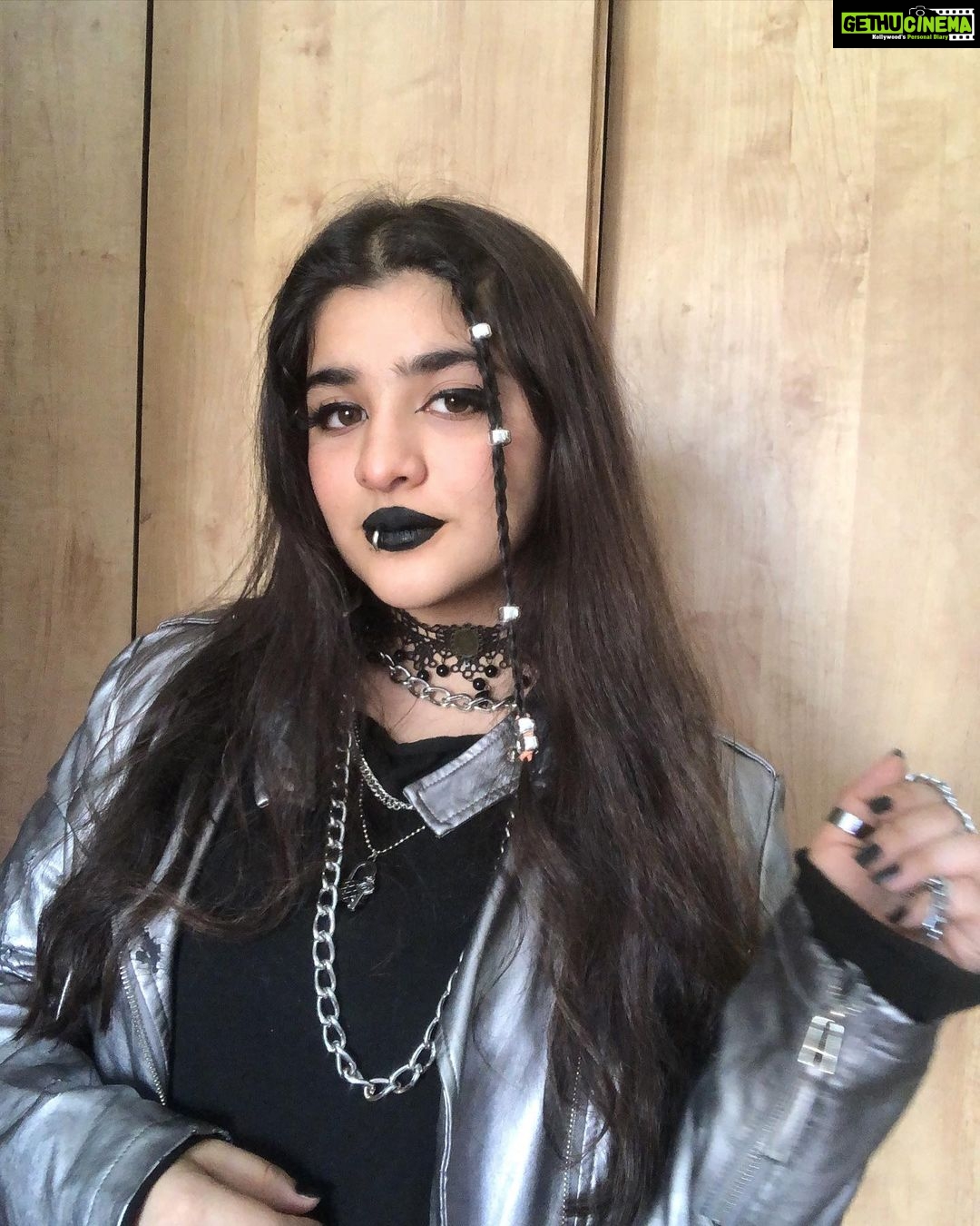 Ananya Agarwal Instagram - 🖤☠️there is no exquisite beauty without some strangeness☠️🖤