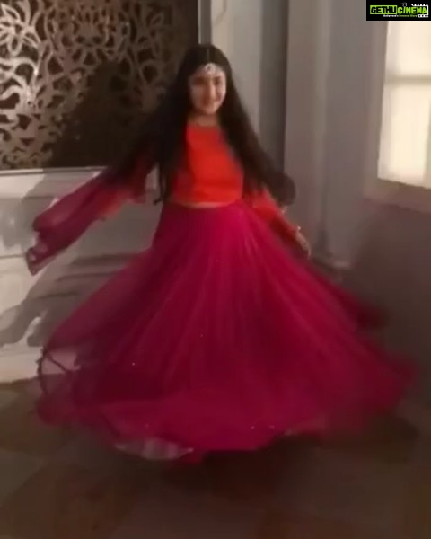 Ananya Agarwal Instagram - swirls and twirls💫💫💫 . . . #desigirl #twirling #ootd #ethnic
