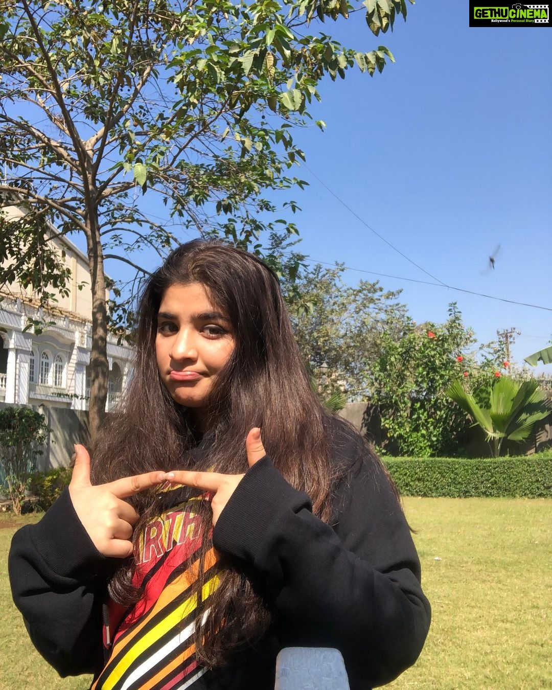 Ananya Agarwal Instagram - wildflower 🌻🍃