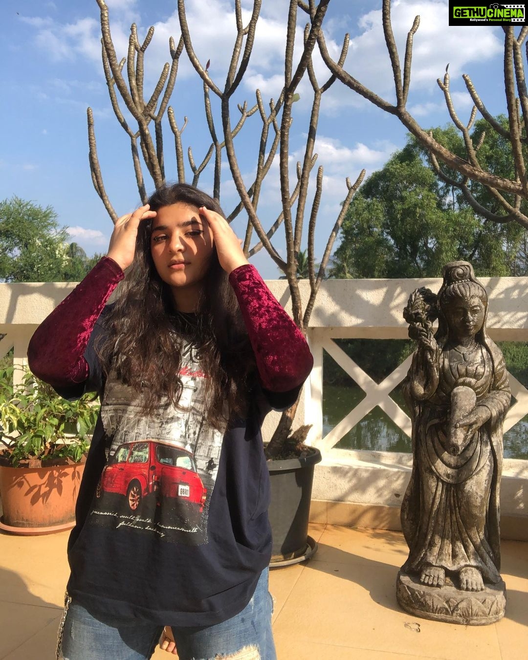 Ananya Agarwal Instagram - i got a 90’s R&B type heart🥀