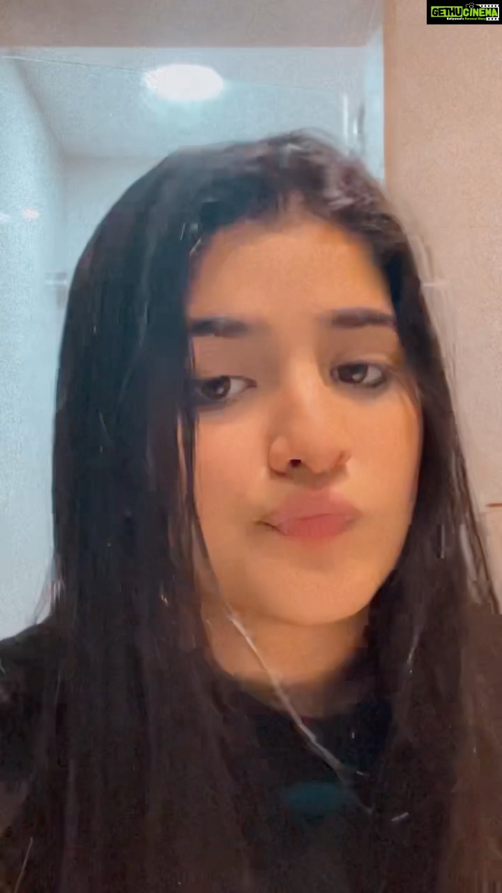 Ananya Agarwal Instagram - vibing in the bathroom>>>